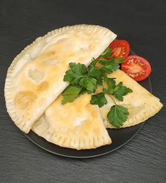 Чебуреки «Пісні» з тушкованою капустою