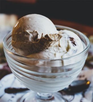 Морозиво Снікерс