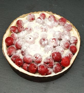 Пиріг з вишнями та маком