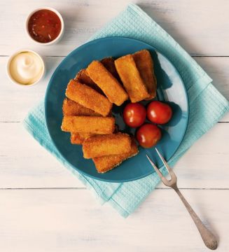 Сирні палички у паніровці