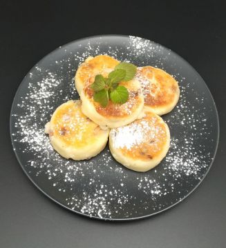 Сирники з курагою