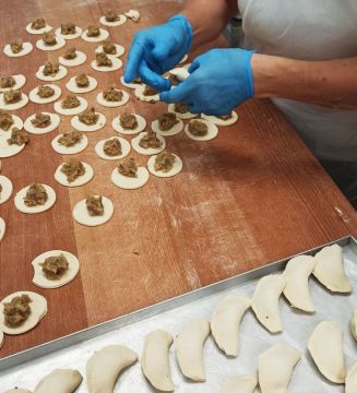 Вареники з картоплею та білими грибами