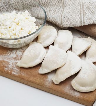 Вареники з картоплею та кисломолочним сиром