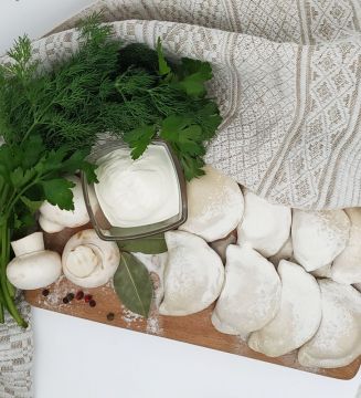 Вареники з картоплею та грибами