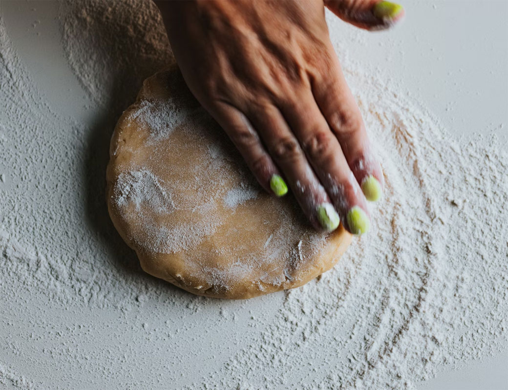 Сербський бурек з м'ясним фаршем та сиром