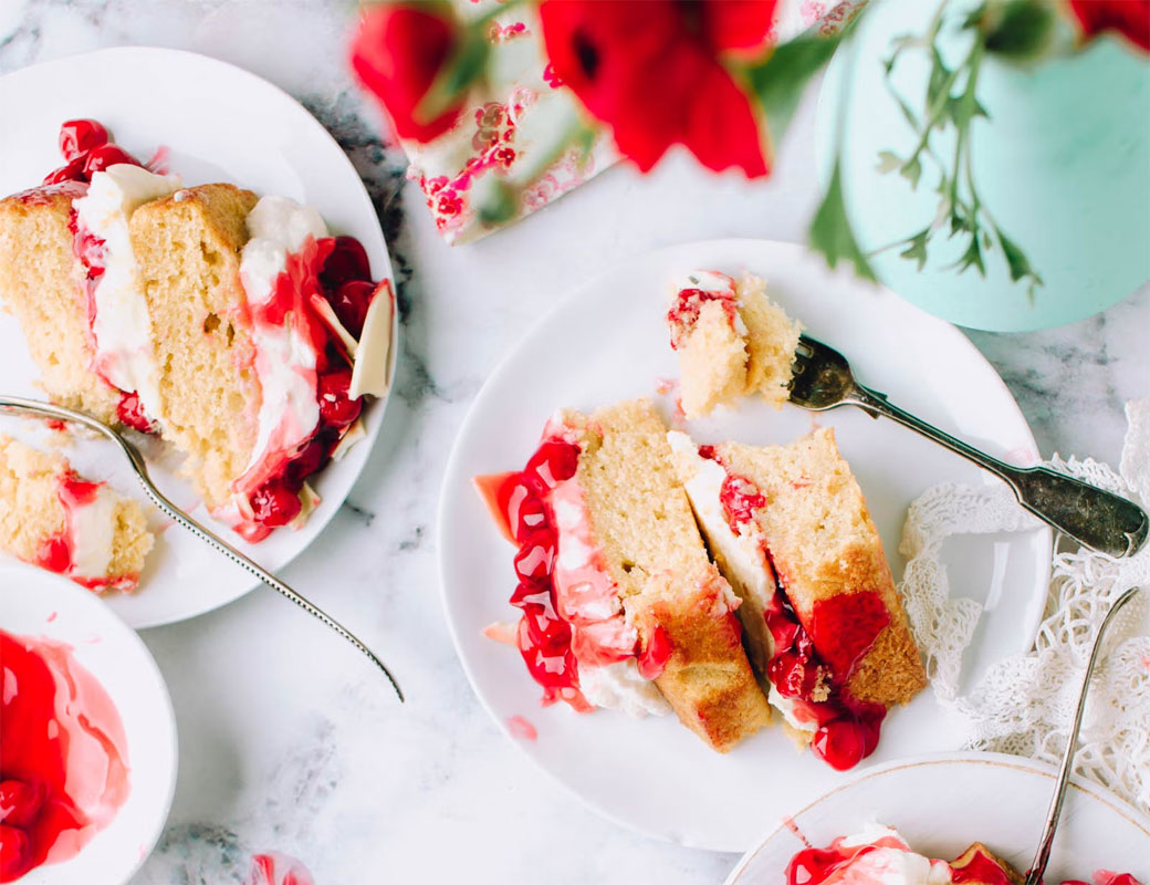 Легкий торт: простий рецепт з покроковими інструкціями