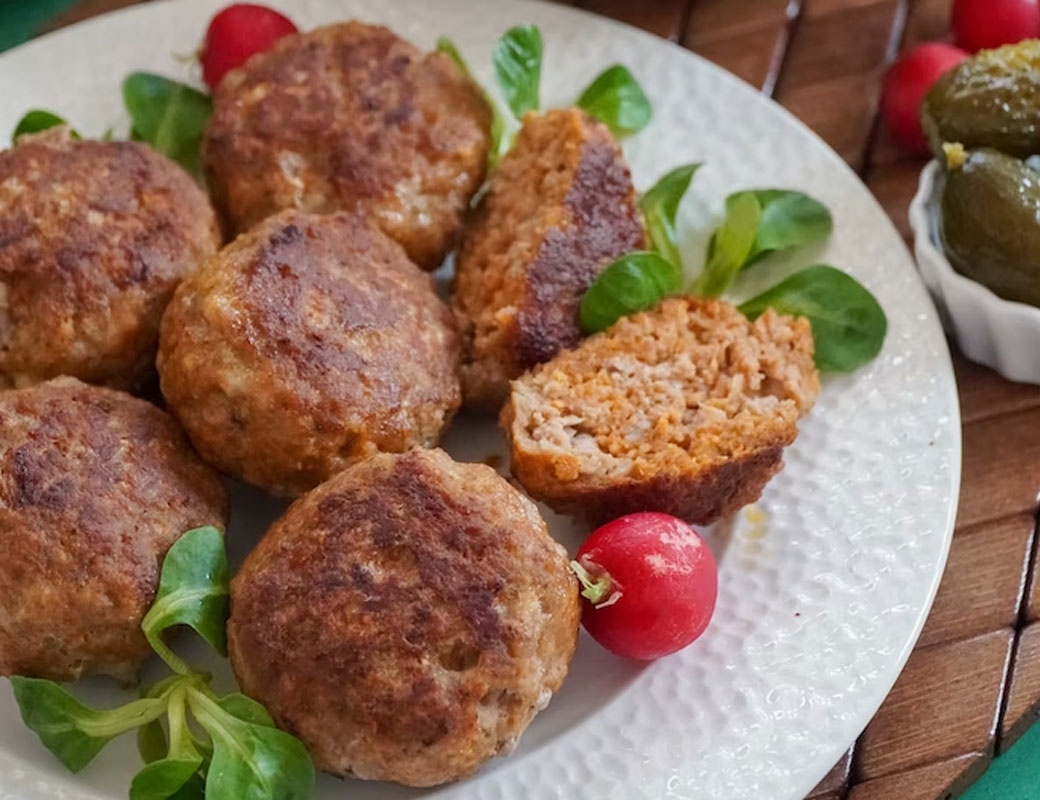 Готуємо смачні соковиті котлети з фаршу правильно