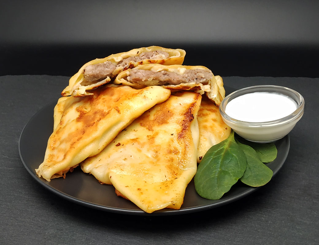 Як правильно смажити заморожені бендерики з м'ясом на сковороді